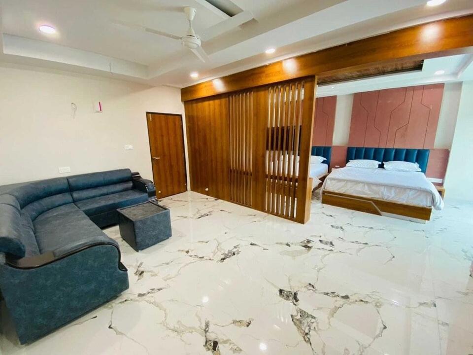Super Townhouse Ambaji Formerly Hotel Kardhar Inn Εξωτερικό φωτογραφία