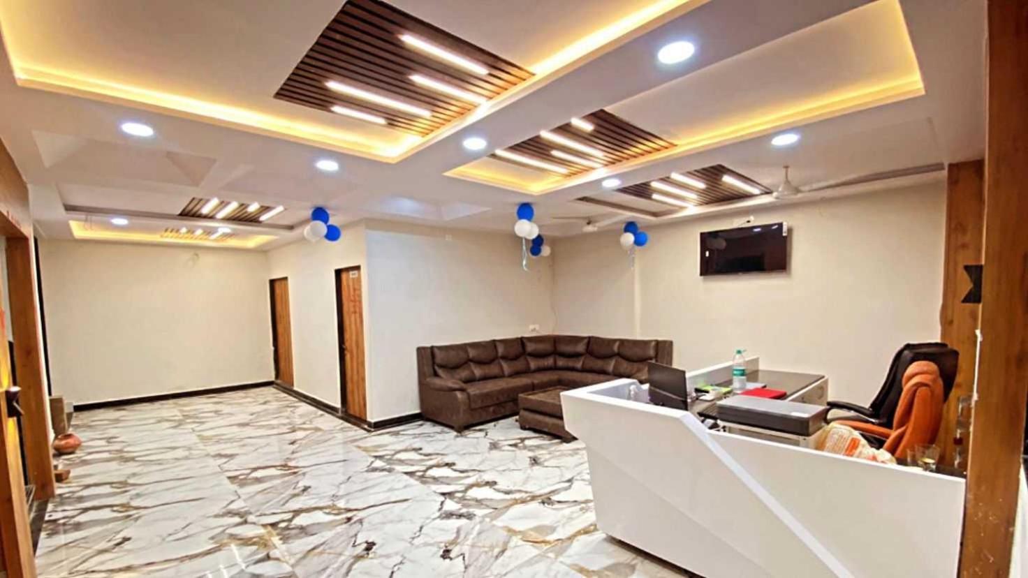 Super Townhouse Ambaji Formerly Hotel Kardhar Inn Εξωτερικό φωτογραφία