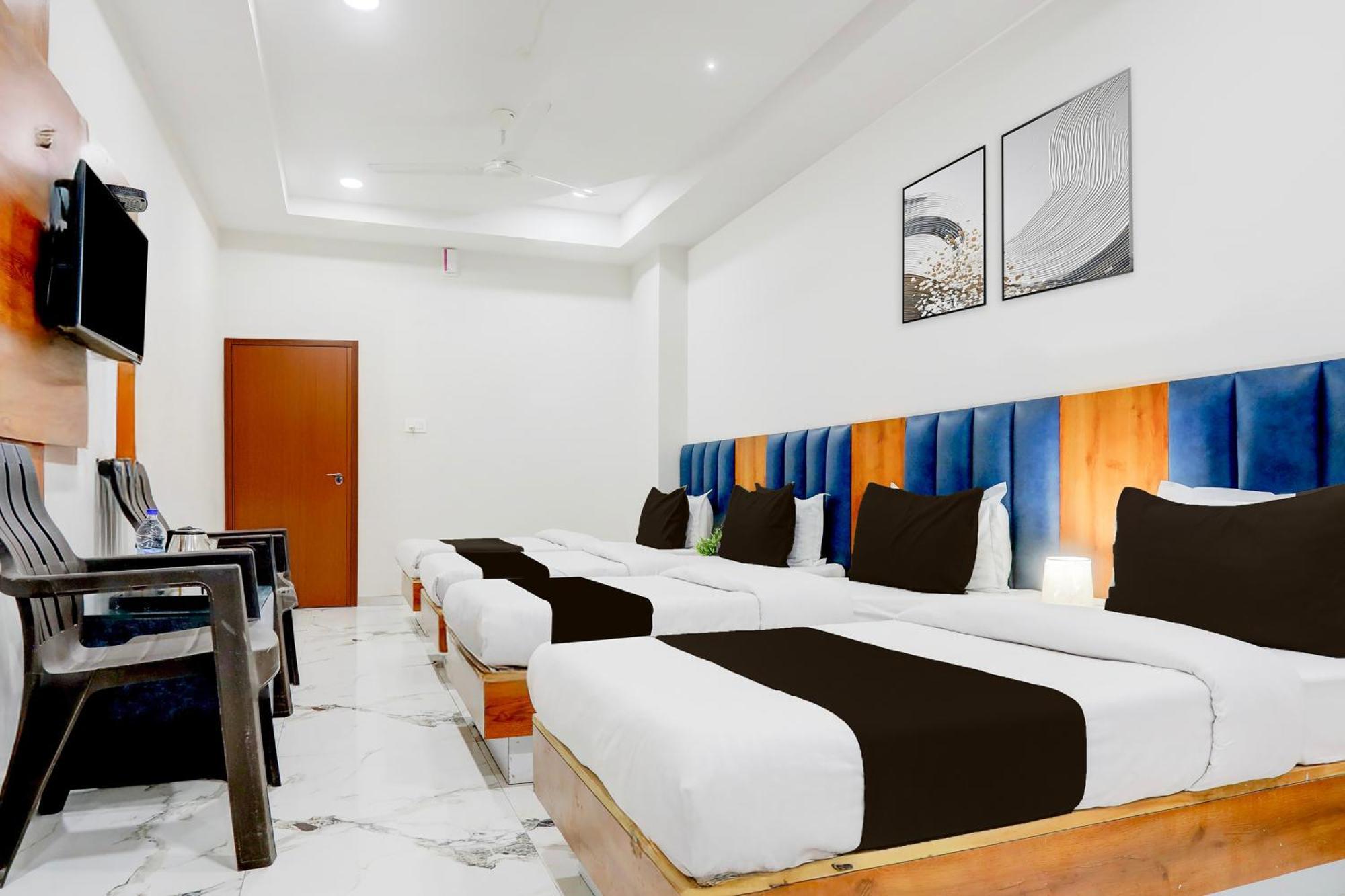 Super Townhouse Ambaji Formerly Hotel Kardhar Inn Εξωτερικό φωτογραφία