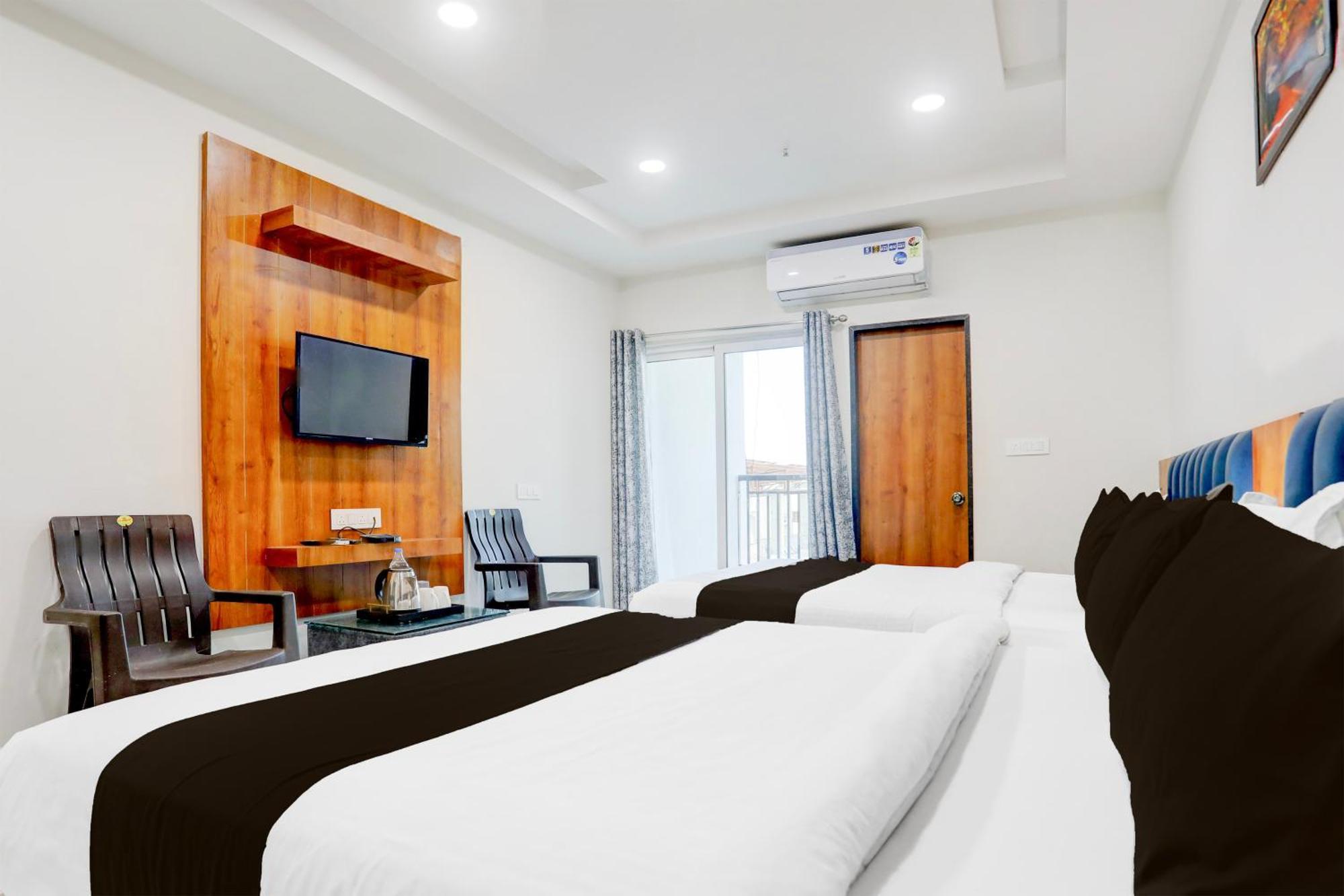 Super Townhouse Ambaji Formerly Hotel Kardhar Inn Εξωτερικό φωτογραφία