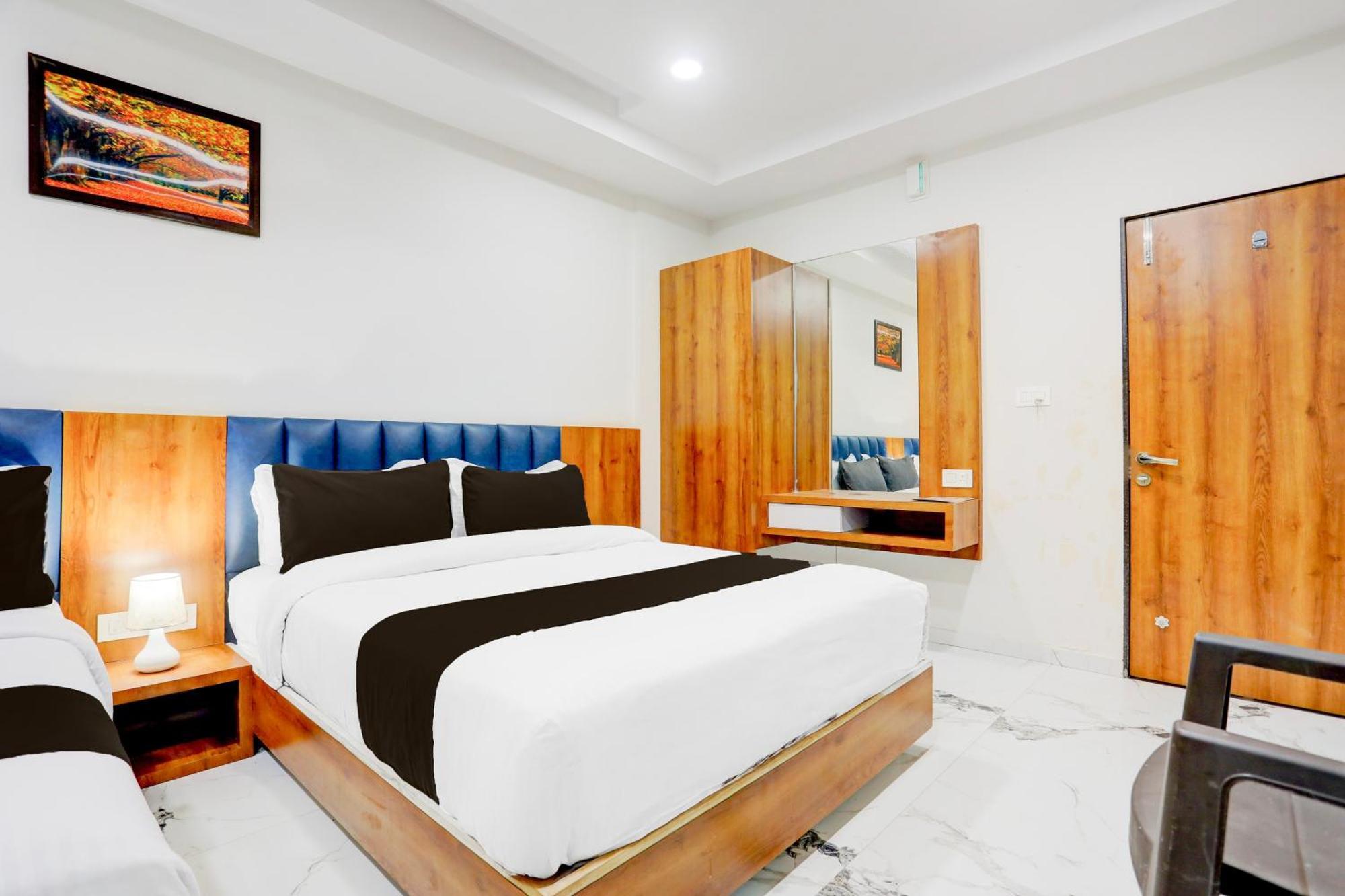 Super Townhouse Ambaji Formerly Hotel Kardhar Inn Εξωτερικό φωτογραφία