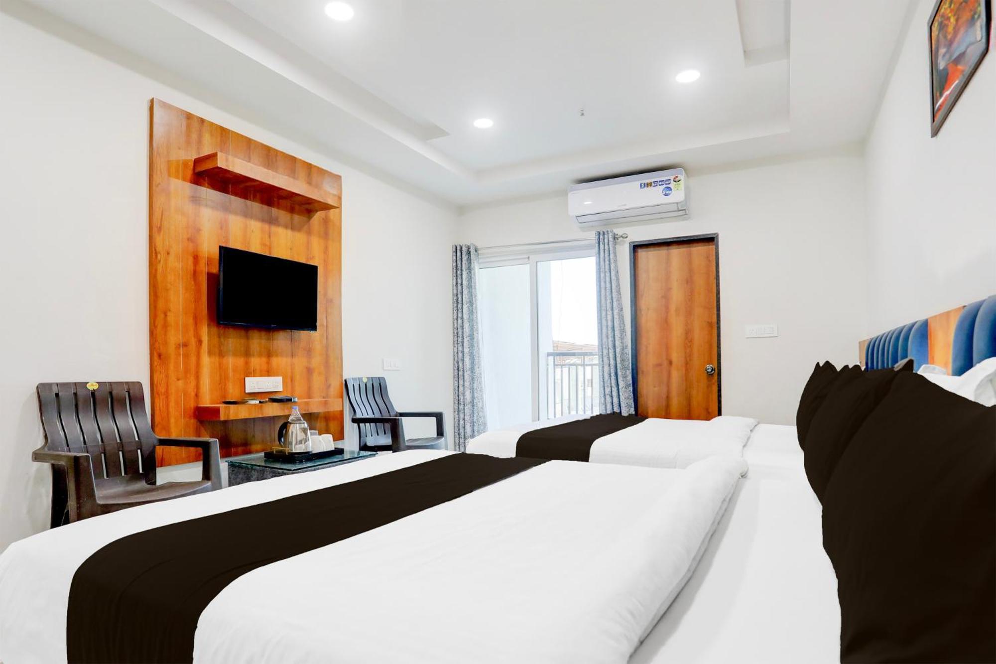 Super Townhouse Ambaji Formerly Hotel Kardhar Inn Εξωτερικό φωτογραφία