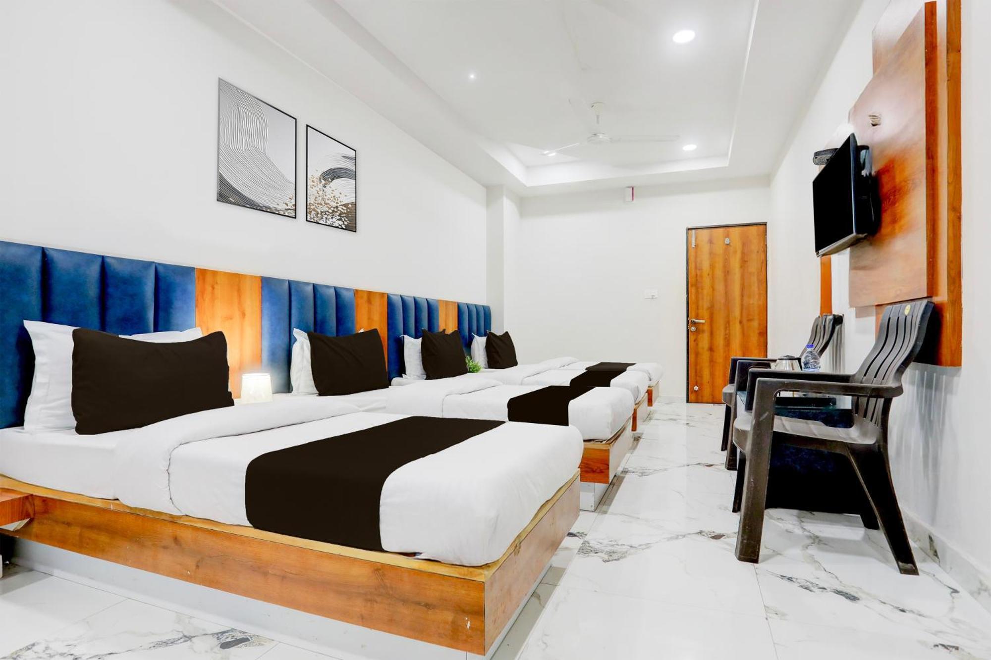 Super Townhouse Ambaji Formerly Hotel Kardhar Inn Εξωτερικό φωτογραφία