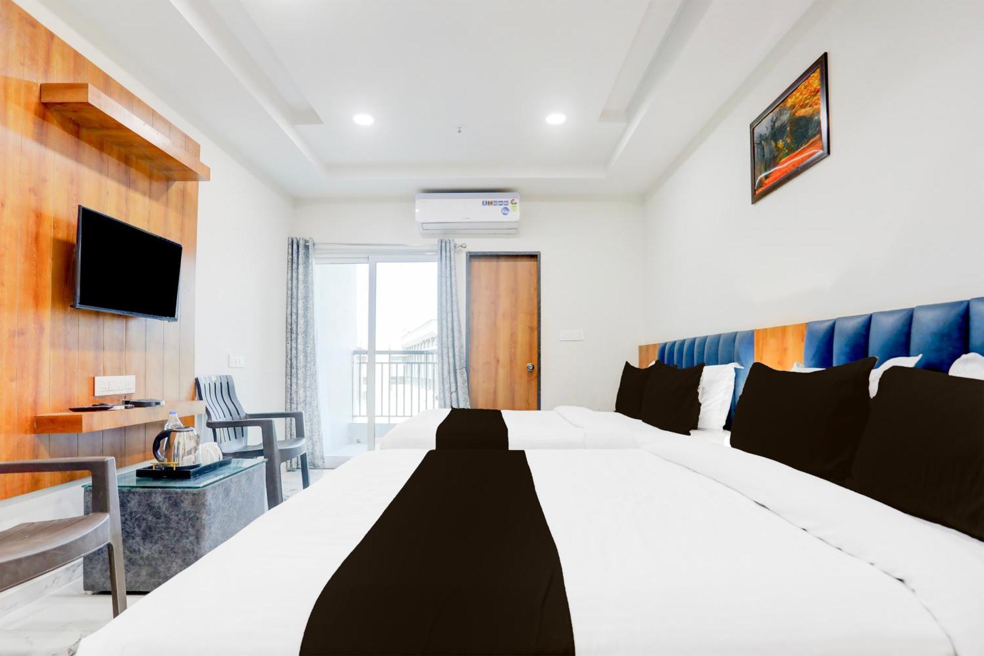 Super Townhouse Ambaji Formerly Hotel Kardhar Inn Εξωτερικό φωτογραφία