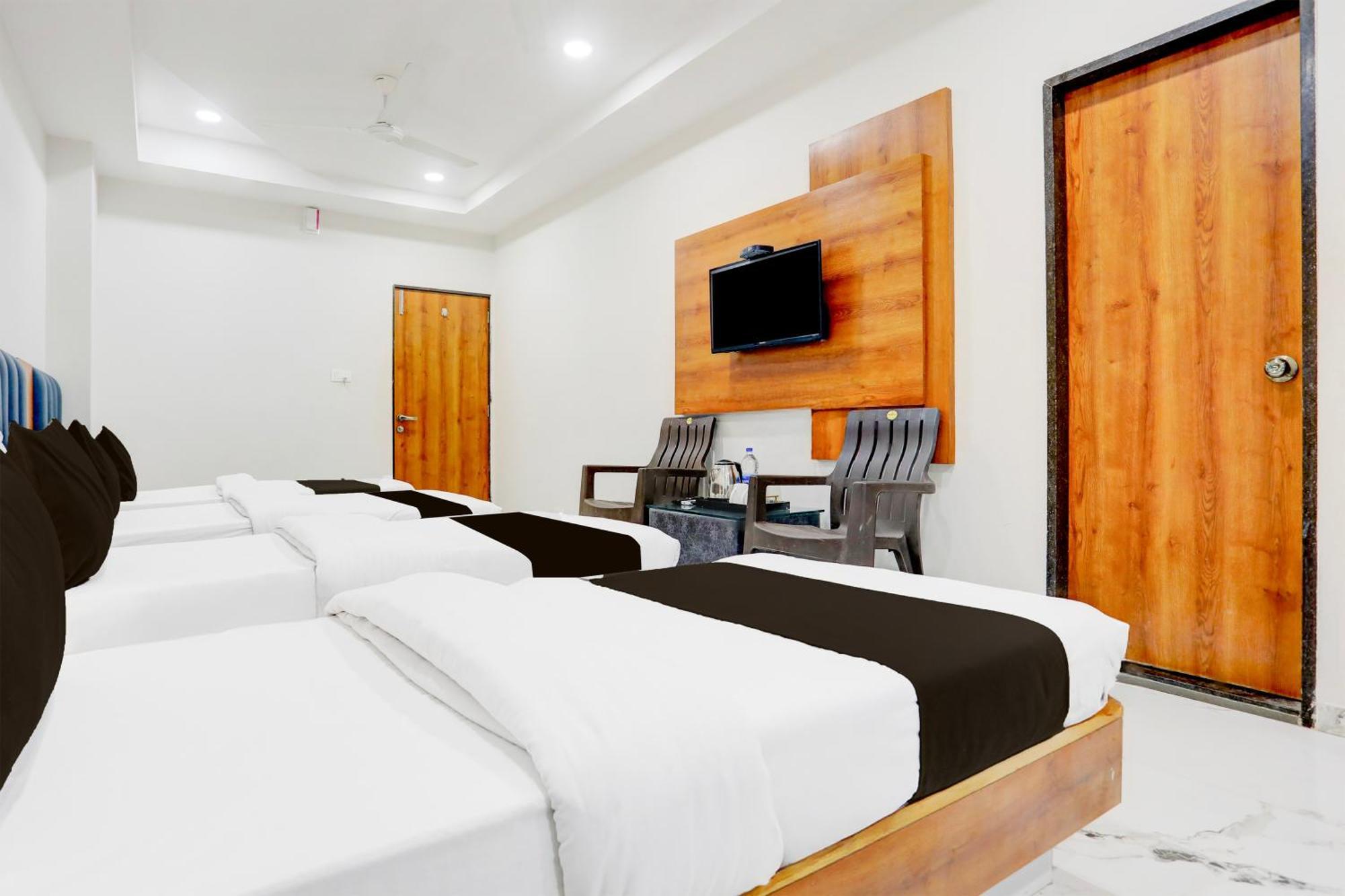 Super Townhouse Ambaji Formerly Hotel Kardhar Inn Εξωτερικό φωτογραφία