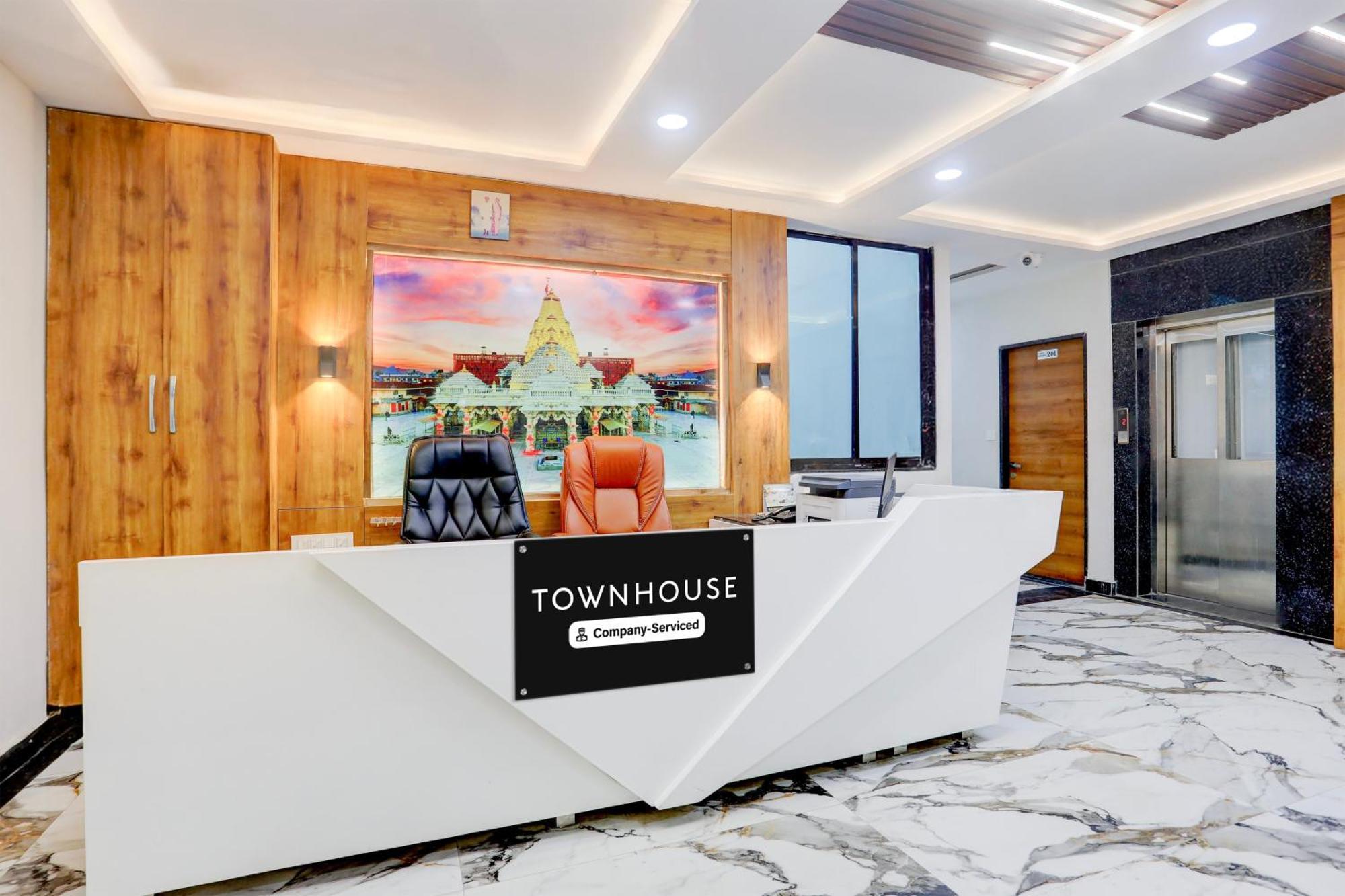 Super Townhouse Ambaji Formerly Hotel Kardhar Inn Εξωτερικό φωτογραφία